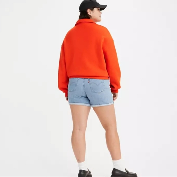 NWT Levi's Mid Length Cuffed Shorts Light Wash 32 - Picture 4 of 13